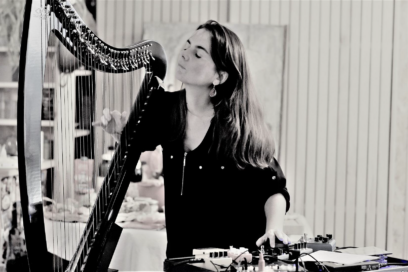 Aurélie BARBÉ, harpiste électrique, compositrice - Agrandir l'image, fenêtre modale
